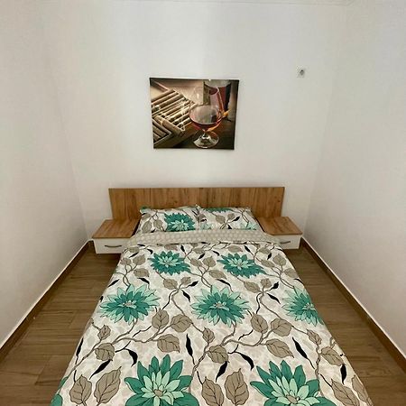 Militari Comfort Studio Roşu Eksteriør bilde