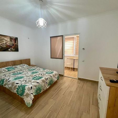 Militari Comfort Studio Roşu Eksteriør bilde
